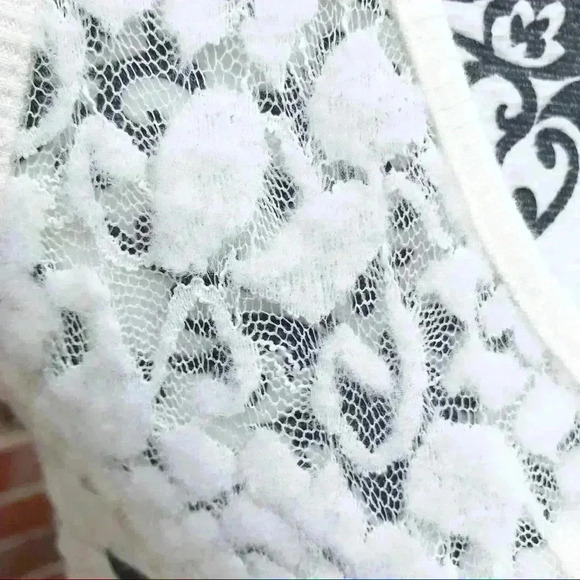 EXPRESS “Tough Chic” Creme Lace Scoop Neck Graphic Sleeveless Tank Top Size M - Picture 6 of 8